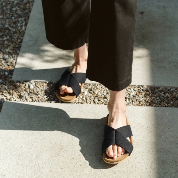 JENNI KAYNE  Cotton Crossover Sandal - Picture 3 of 3